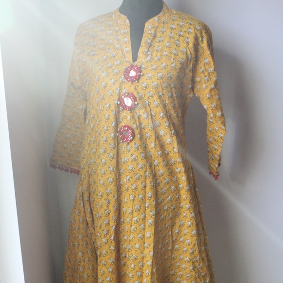 Indian Kurti - Picture 1 of 2